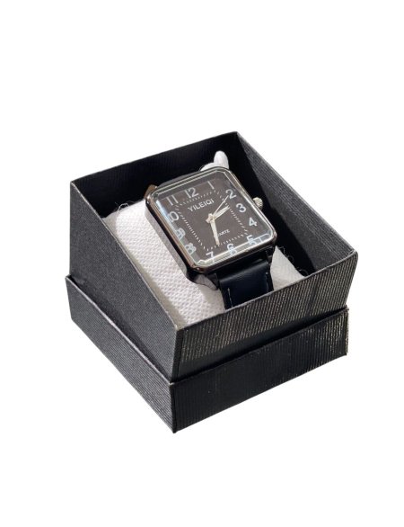 ساعة أنيقة وعملية⌚